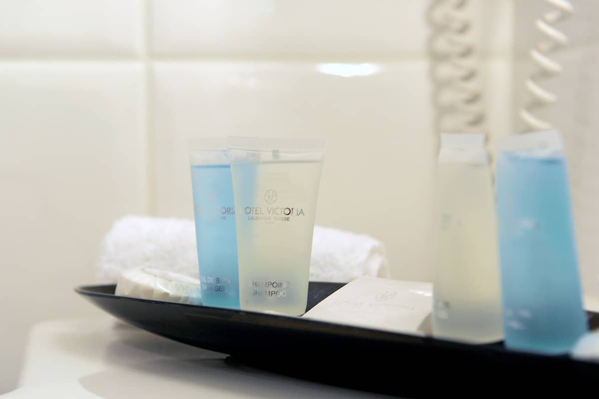 standard double room | bathroom amenities | combined shower/bathtub, hair dryer, slippers, towels