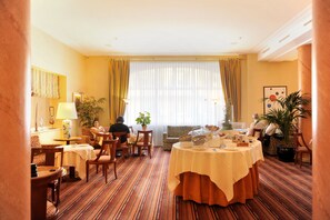 매일 뷔페 아침 식사(1인당 CHF 25)