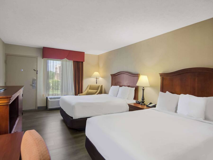 Laptop workspace, free WiFi, bed sheets