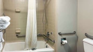 Deluxe-huone, 1 keskisuuri parisänky, esteetön, tupakointi kielletty | Esteetön kylpyhuone