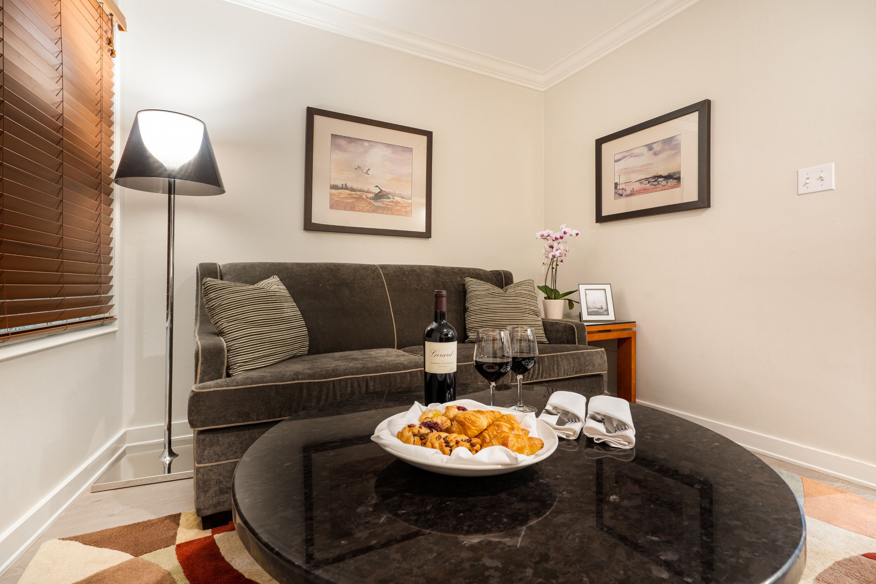 flat-screen tv, ipod dock, pay films