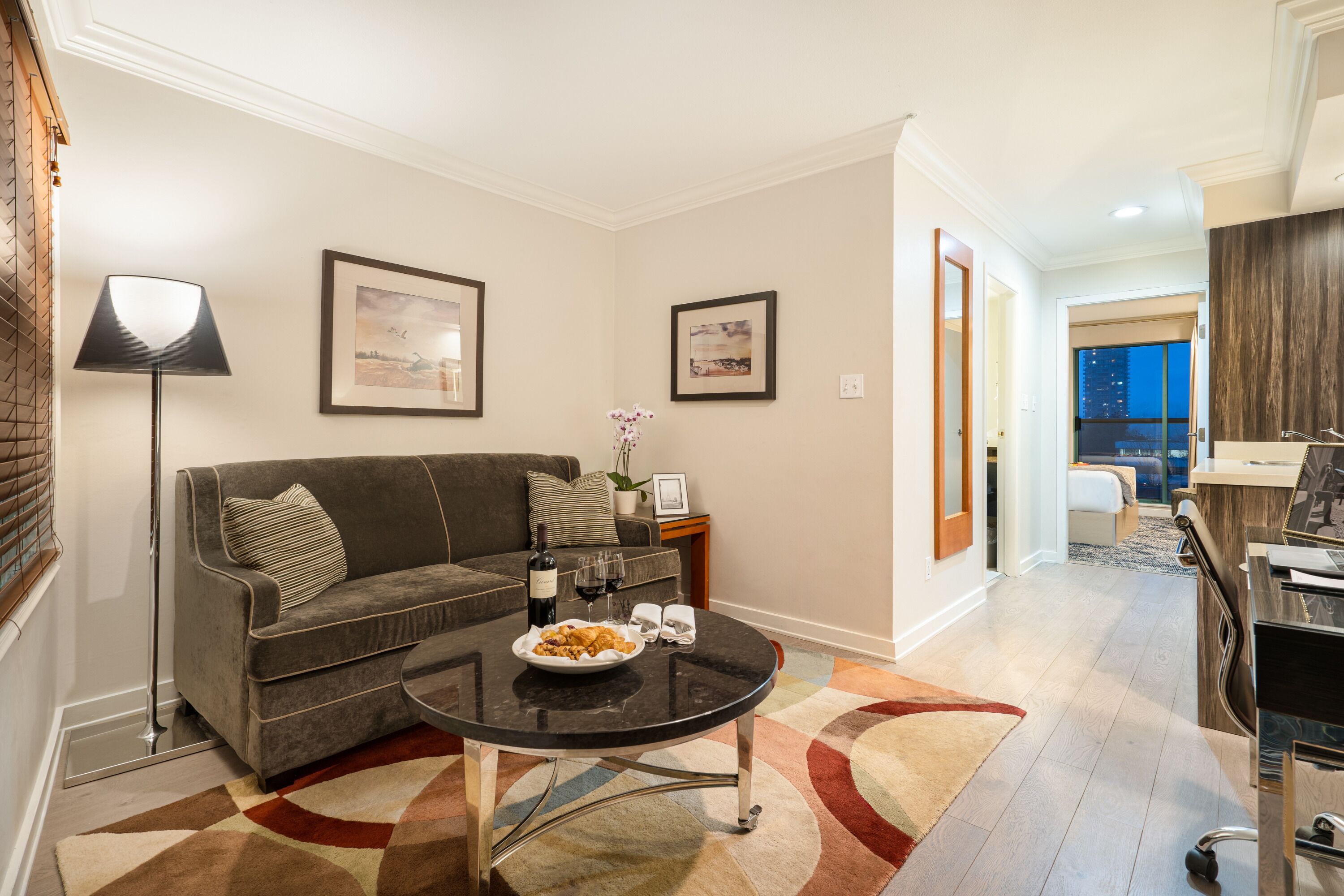 flat-screen tv, ipod dock, pay films