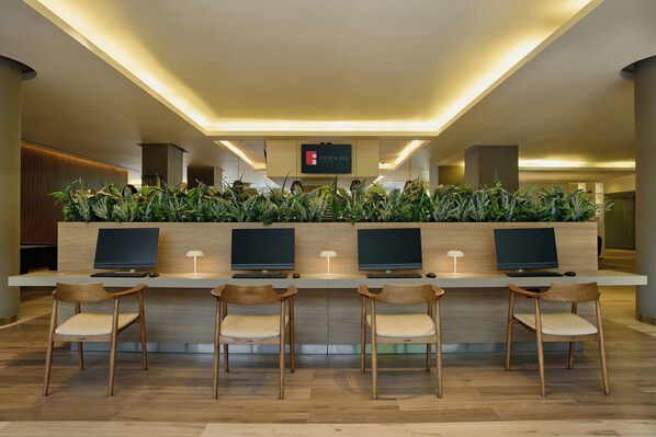 Lobby - Fiesta Inn Monterrey Valle (San Pedro Garza García)