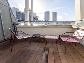 Privilege, Rom, 1 dobbeltseng | Sengetøy av topp kvalitet, minibar, safe på rommet og skrivebord