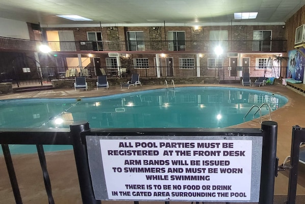 Indoor pool, pool loungers