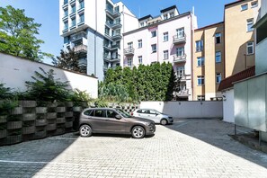Self parking (CZK 500 per day)