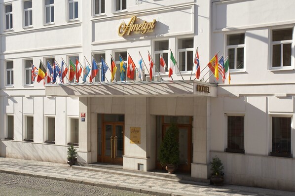 Front of property - Hotel Ametyst (Prague)