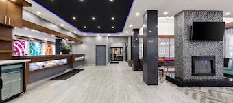 Best Western Plus Toronto North York Hotel & Suites