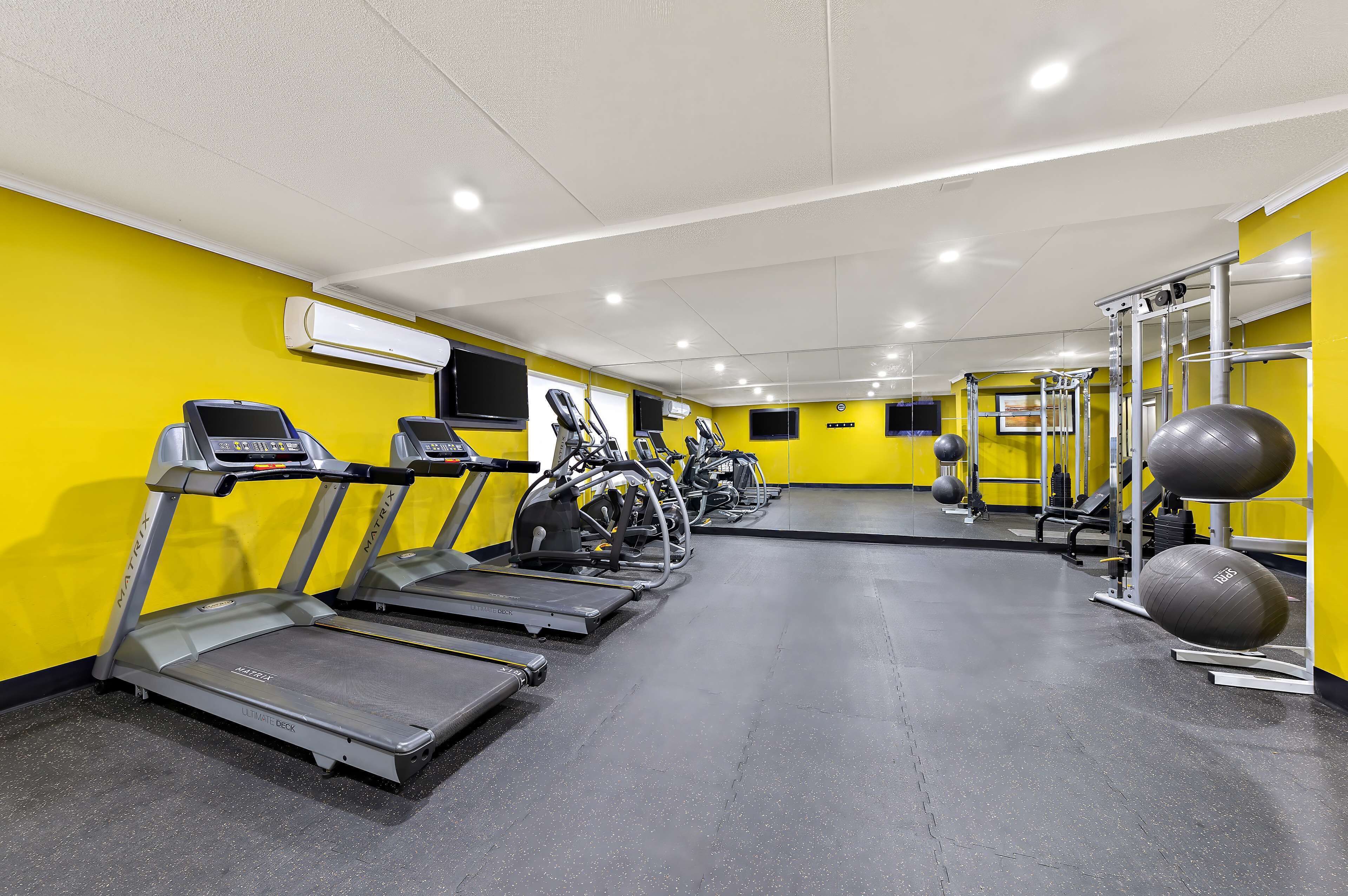 Photo - Best Western Plus Toronto North York Hotel & Suites