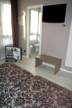 Allergikerbettwaren, Minibar, Zimmersafe, kostenloses WLAN