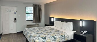 阿拉巴馬亨茨維爾 - 大學大道 6 號汽車旅館