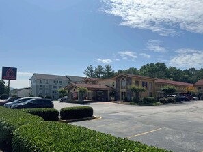 Exterior - Motel 6 Huntsville, AL – University Dr. (Huntsville)