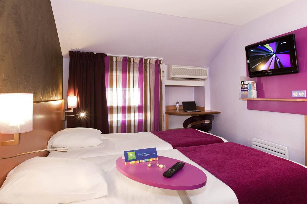 Suite (1 Double Bed and 1 Bunkable Sofa Bed) | Pillow-top beds, in-room safe, desk, free cots/infant beds
