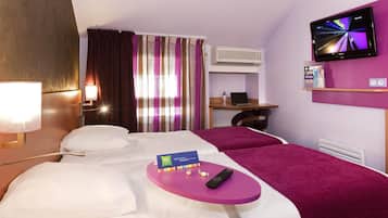 Twin Room, Multiple Beds | Pillowtop beds, in-room safe, desk, free cribs/infant beds