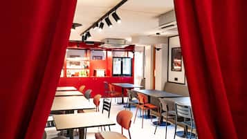 Free buffet breakfast on weekends