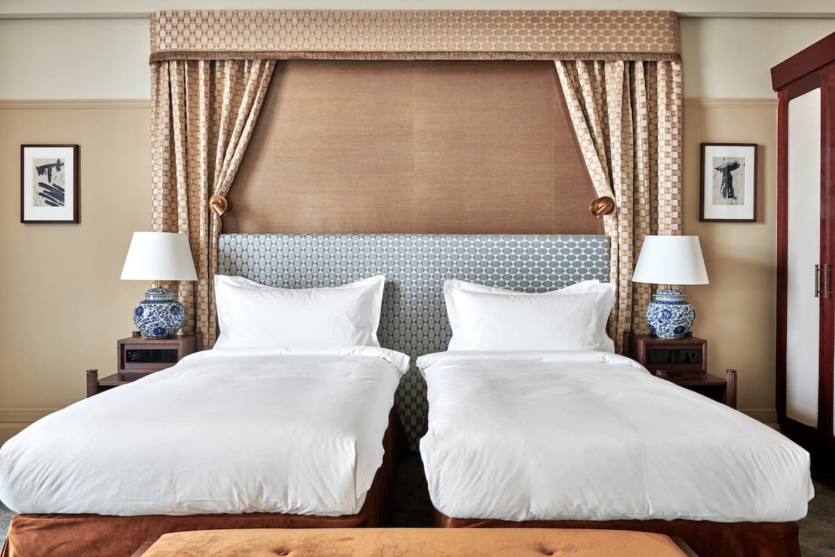 Junior Suite, 2 Katil Bujang (Single) | Peralatan tempat tidur hipoalergenik, item bar mini percuma