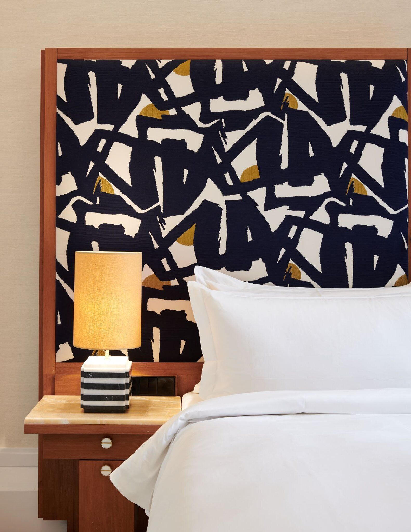 suite (wolfi pictures suite) | hypo-allergenic bedding, free minibar items, in-room safe, desk