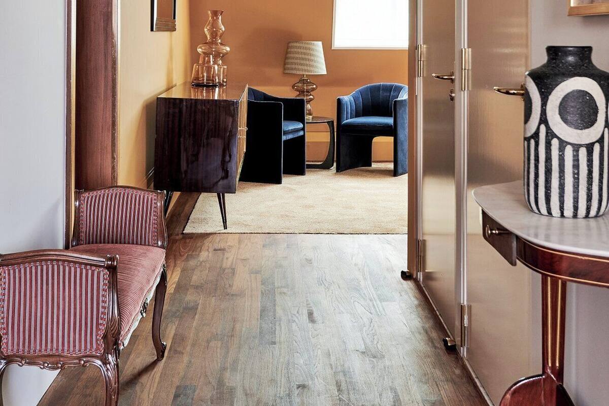 Suite, City View (Prestige) | Living area | Smart TV