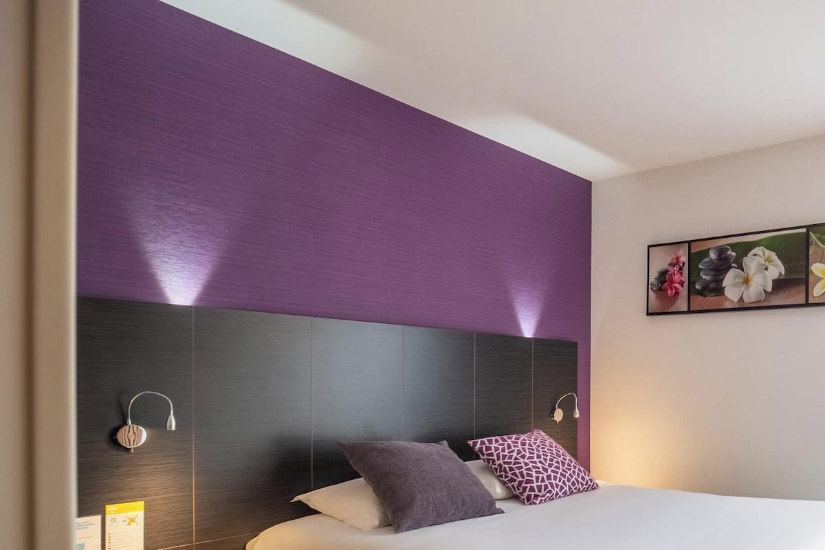 Habitación estándar | Ropa de cama de alta calidad y decoración personalizada