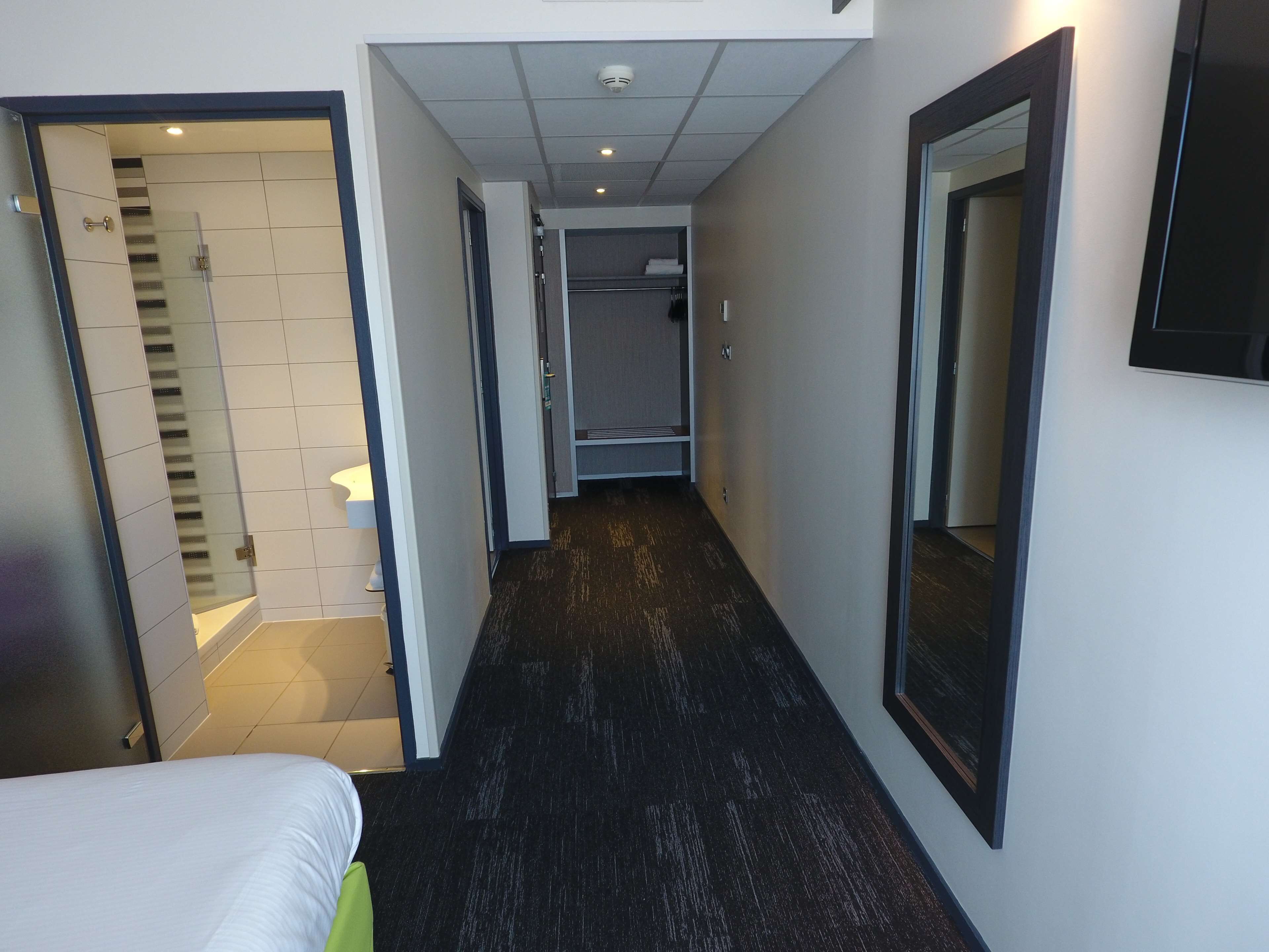 Superior Room, 1 Double Bed | Accessible bathroom