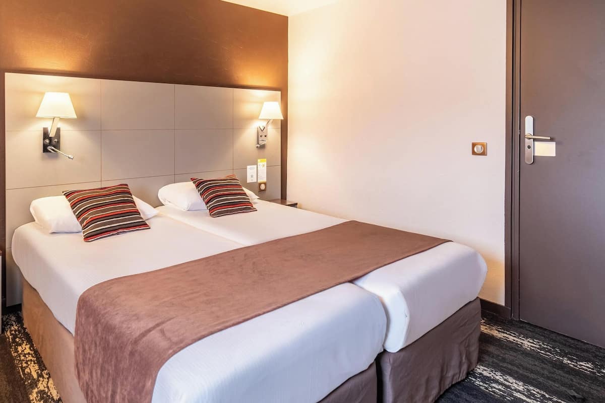 Chambre Twin | Literie de qualité supérieure, décoration personnalisée