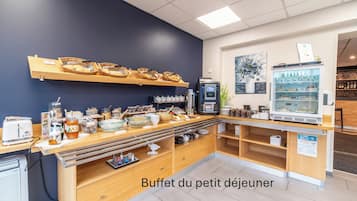 Frokostbuffé hver dag (EUR 11.5 per person)