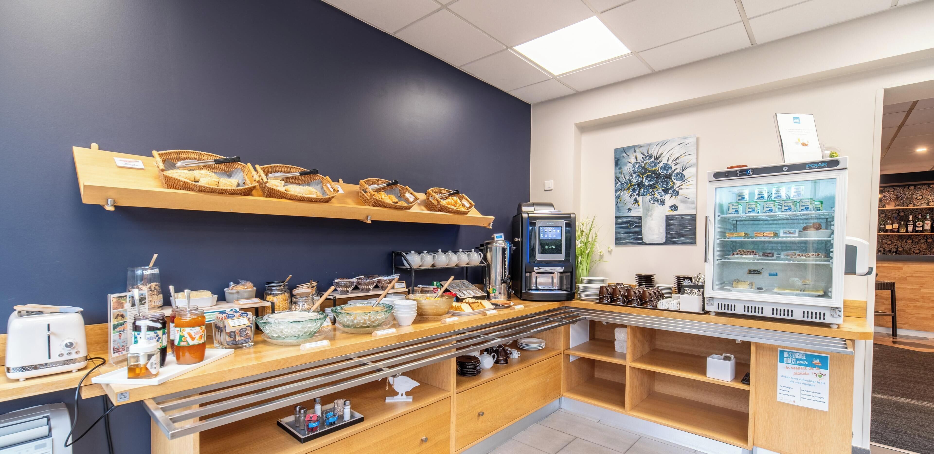 Buffet déjeuner (11.5 EUR par personne)