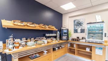 Buffet déjeuner (11.5 EUR par personne)