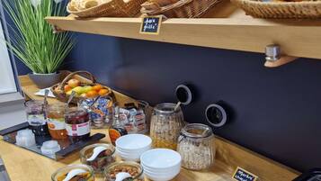 Daily buffet breakfast (EUR 11.5 per person)