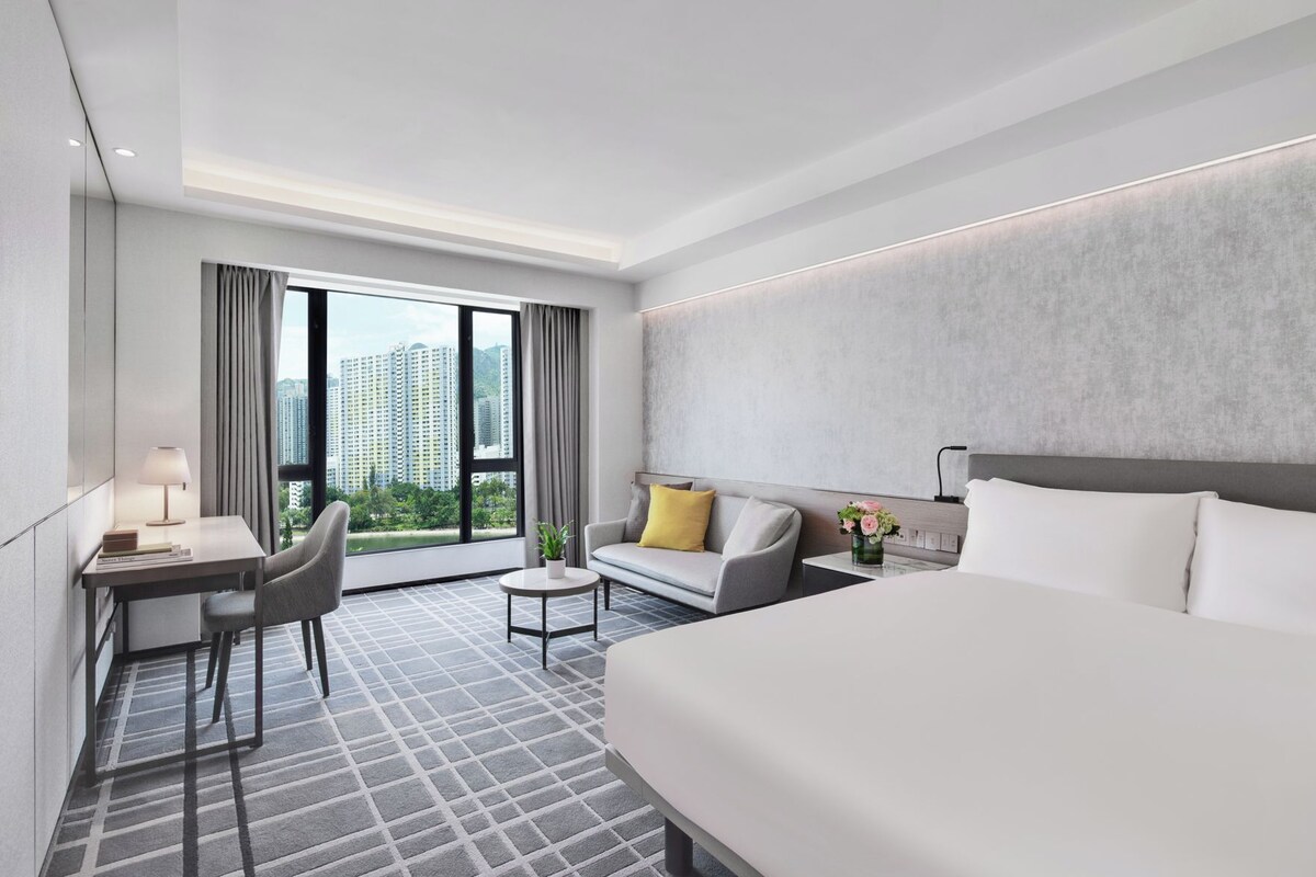 Minibar, in-room safe, soundproofing, high-speed internet
