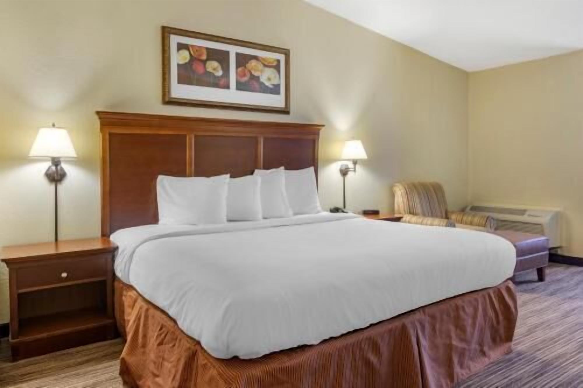 Egyptian cotton sheets, premium bedding, down comforters, pillowtop beds
