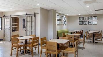 Free daily breakfast