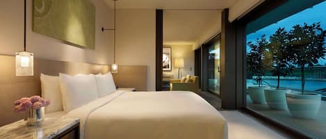 1 bedroom, premium bedding, down duvets, minibar