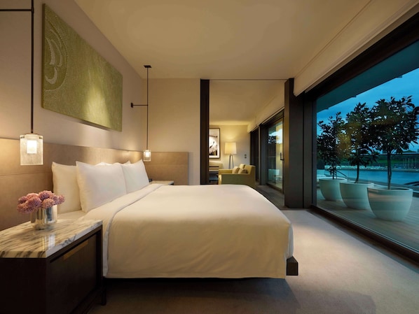 Rooftop Suite | Premium bedding, minibar, in-room safe, desk