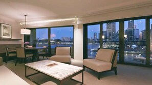 Premium bedding, down duvets, minibar, in-room safe - Park Hyatt Sydney (The Rocks)