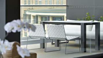 Suite (Rooftop) | Ropa de cama de alta calidad, edredón y minibar