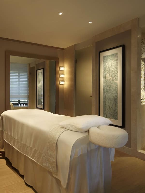 Couples treatment rooms, sauna, hot tub, steam room, body treatments