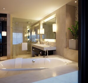 Bathroom - Park Hyatt Sydney (The Rocks)