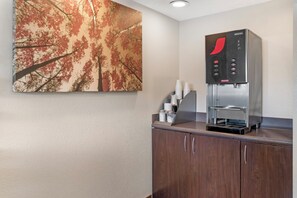 Coffee service - Red Roof Inn Detroit-Rochester Hills/Auburn Hills (Rochester)
