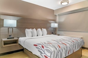 Habitación estándar, 1 cama de matrimonio grande (Smoke Free) | Caja fuerte, escritorio, cortinas opacas y cunas gratuitas