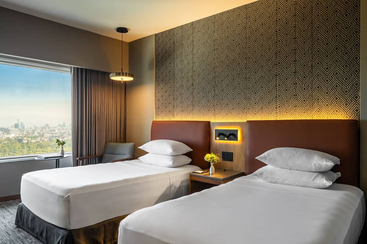 Egyptian cotton sheets, premium bedding, Select Comfort beds, minibar