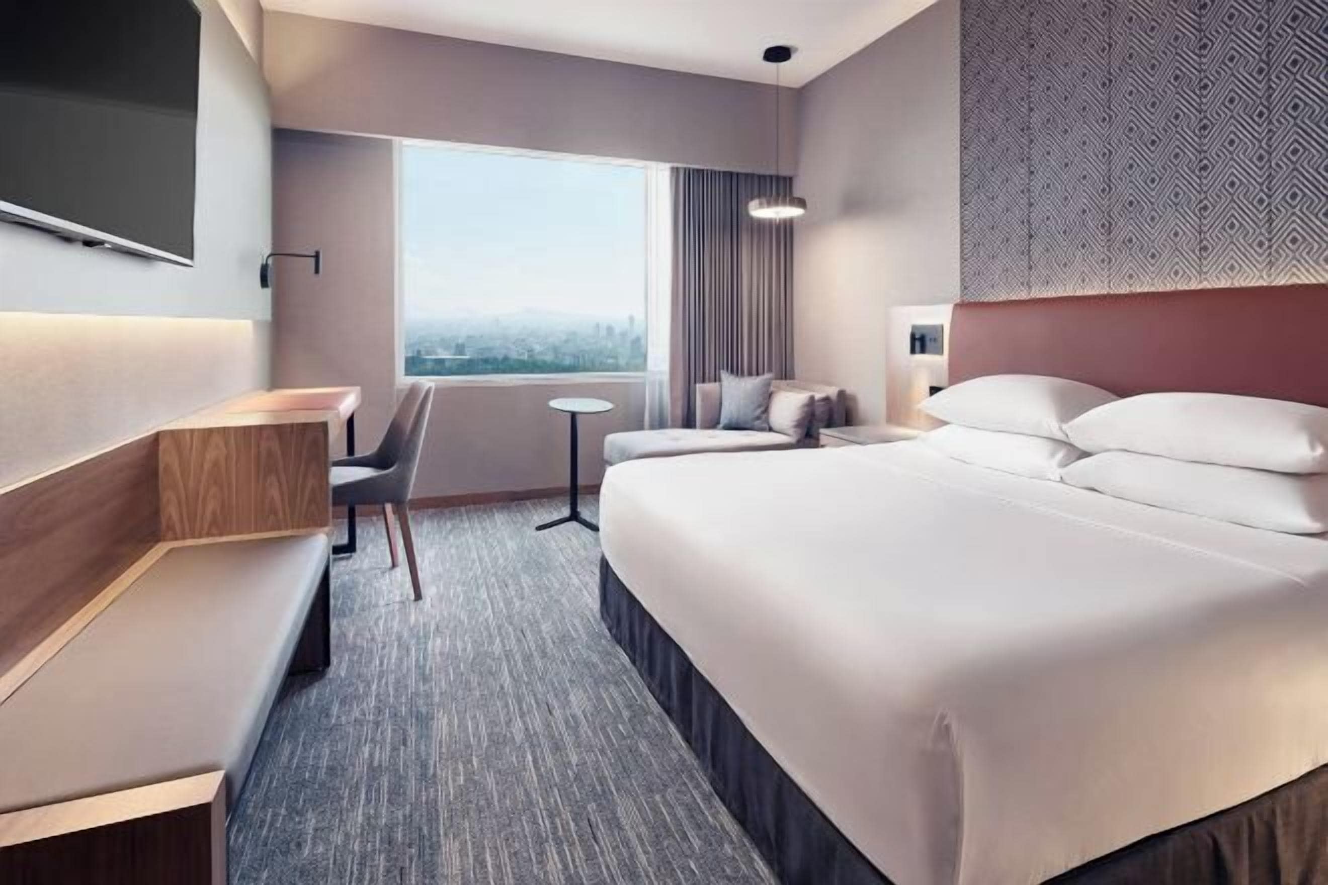 Egyptian cotton sheets, premium bedding, Select Comfort beds, minibar