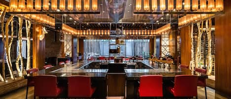 3 restaurants, spécialités Cuisine sud-américaine