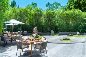 3 restaurants, breakfast, lunch, dinner served; Latin American cuisine