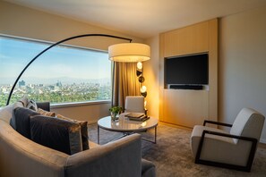 Executive Suite | Living area | Smart TV, video-game console, pay movies