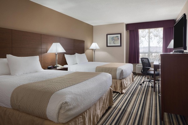 Room, 2 Double Beds, Non Smoking | Desk, iron/ironing board, rollaway beds (surcharge), WiFi (free)