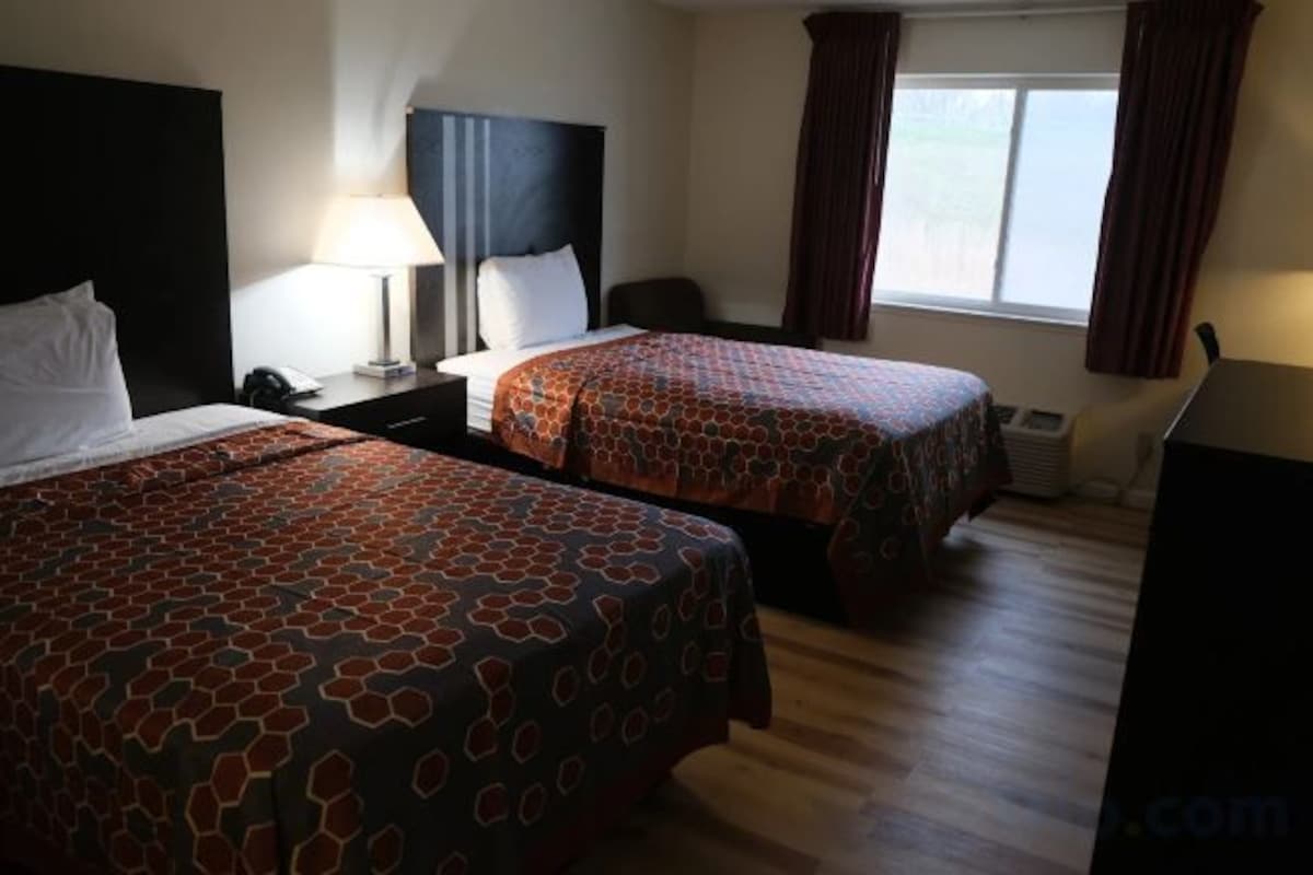 1 bedroom, premium bedding, desk, iron/ironing board