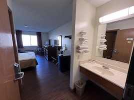 Quarto standard, 1 cama King | 1 quarto, roupas de cama premium, escrivaninha