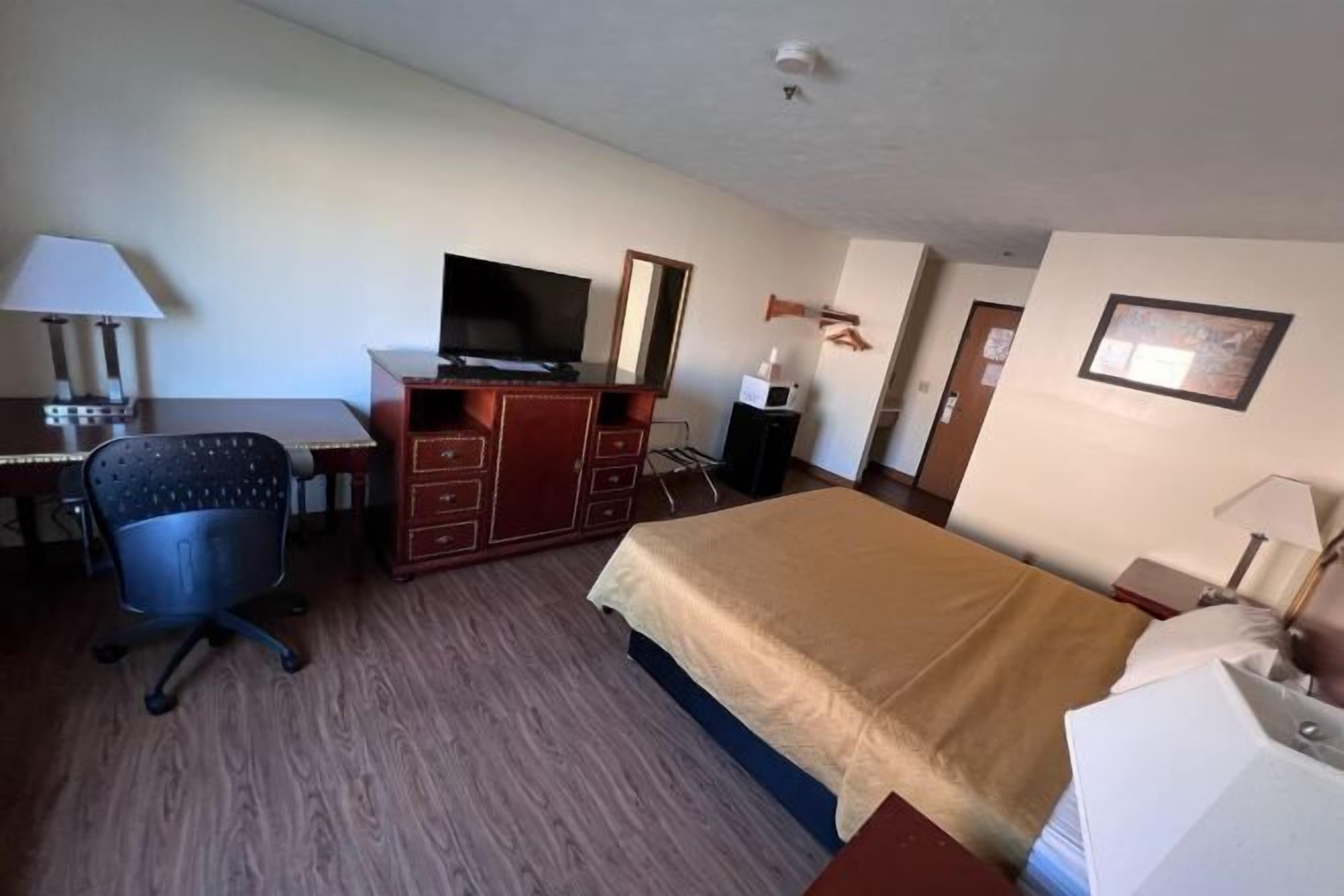 1 habitación, ropa de cama de alta calidad y escritorio 