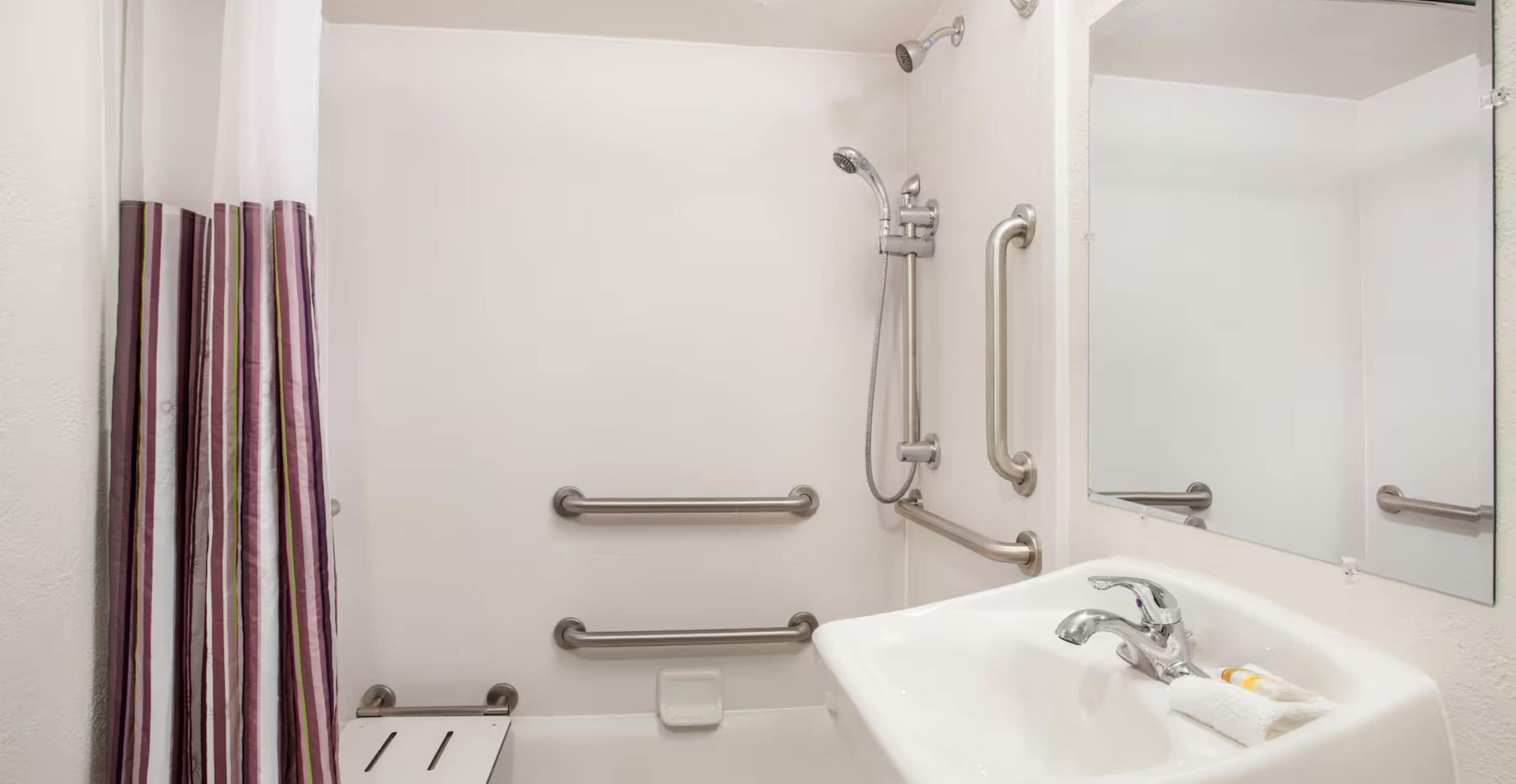 Photo - Baymont by Wyndham Fort Myers Central